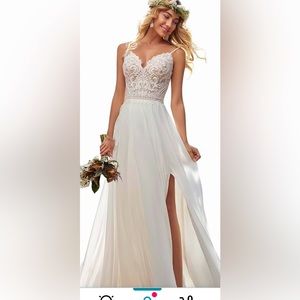 Never worn Beach wedding dress